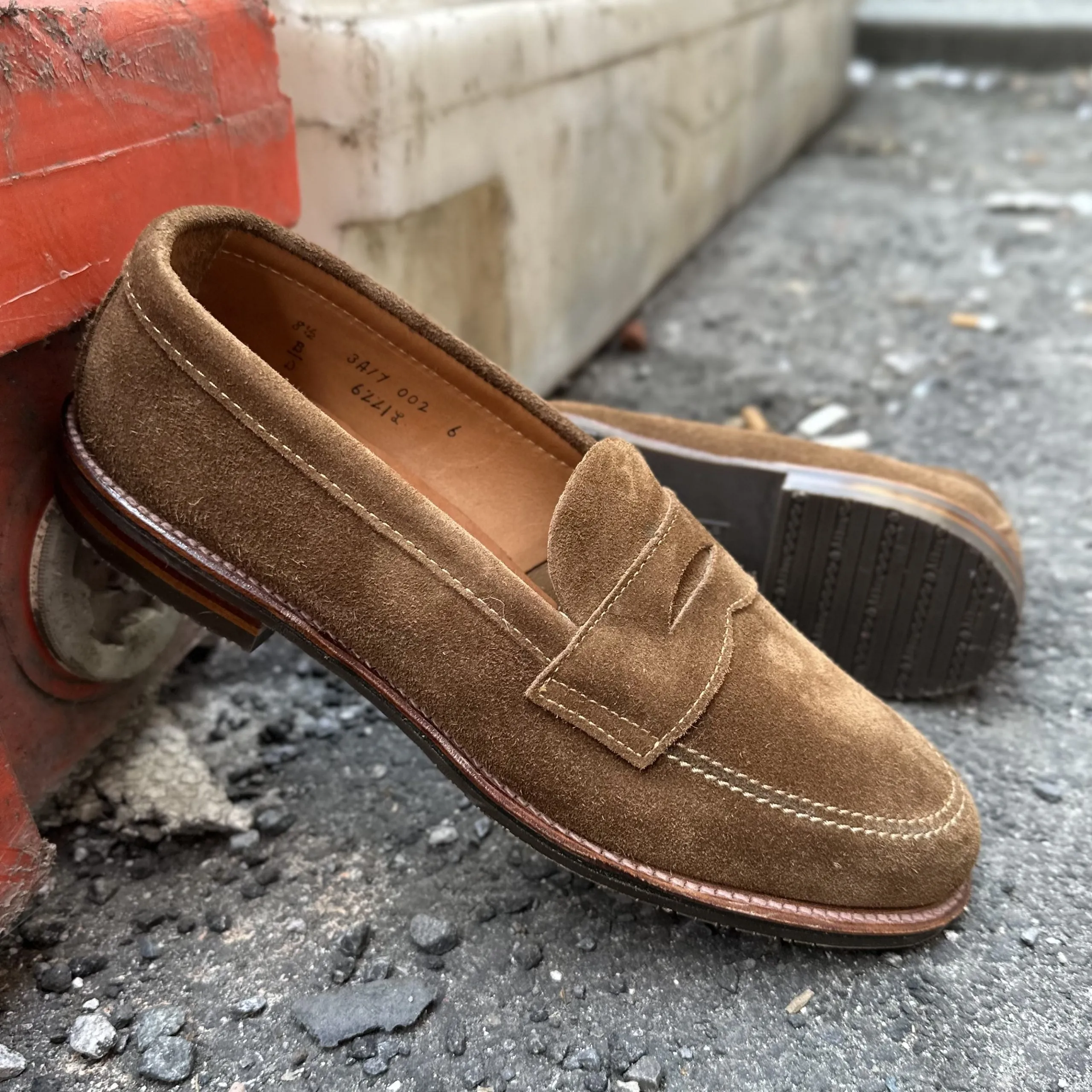 6221L - Unlined Penny Mocc in Snuff Suede