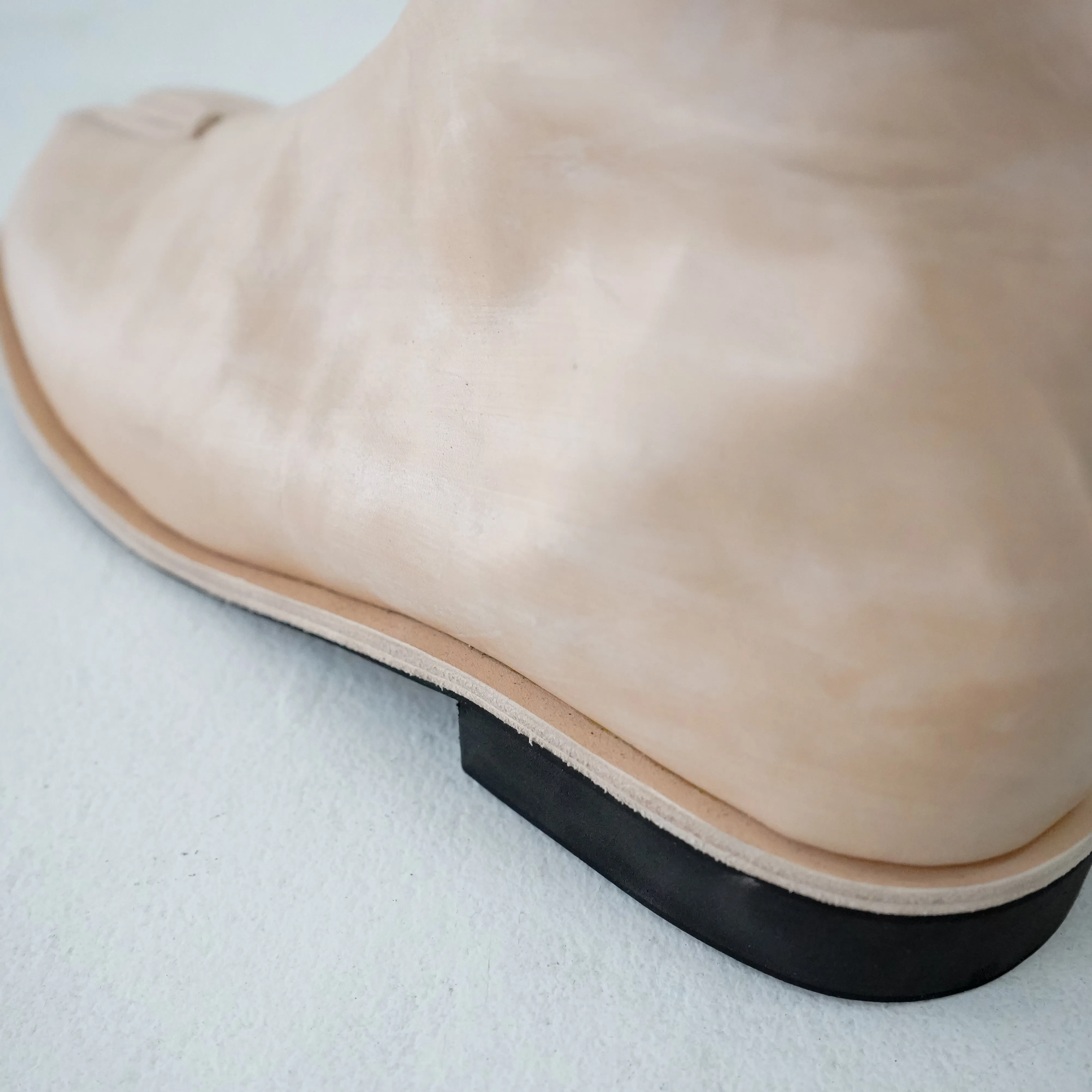 Chelsea Tabi Boots (Vegtan Leather)