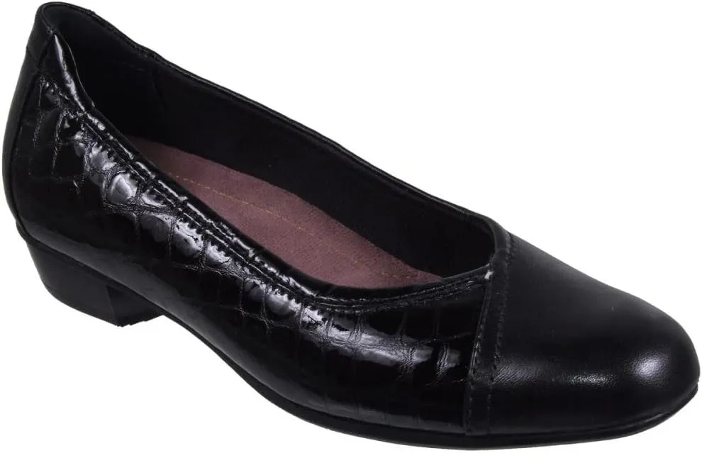 Clarks Women's Caswell Eternity Pump