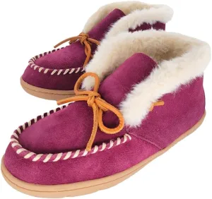 Clarks Women's Moccasin Bootie Slippers, JMH1814B - Suede Indoor/Outdoor Slip-Ons with Faux Fur Lining & Non-Slip Gripped Rubber Outsole - Ladies Comfy & Fluffy Ankle Boots for Winter Use, Burgundy, 9