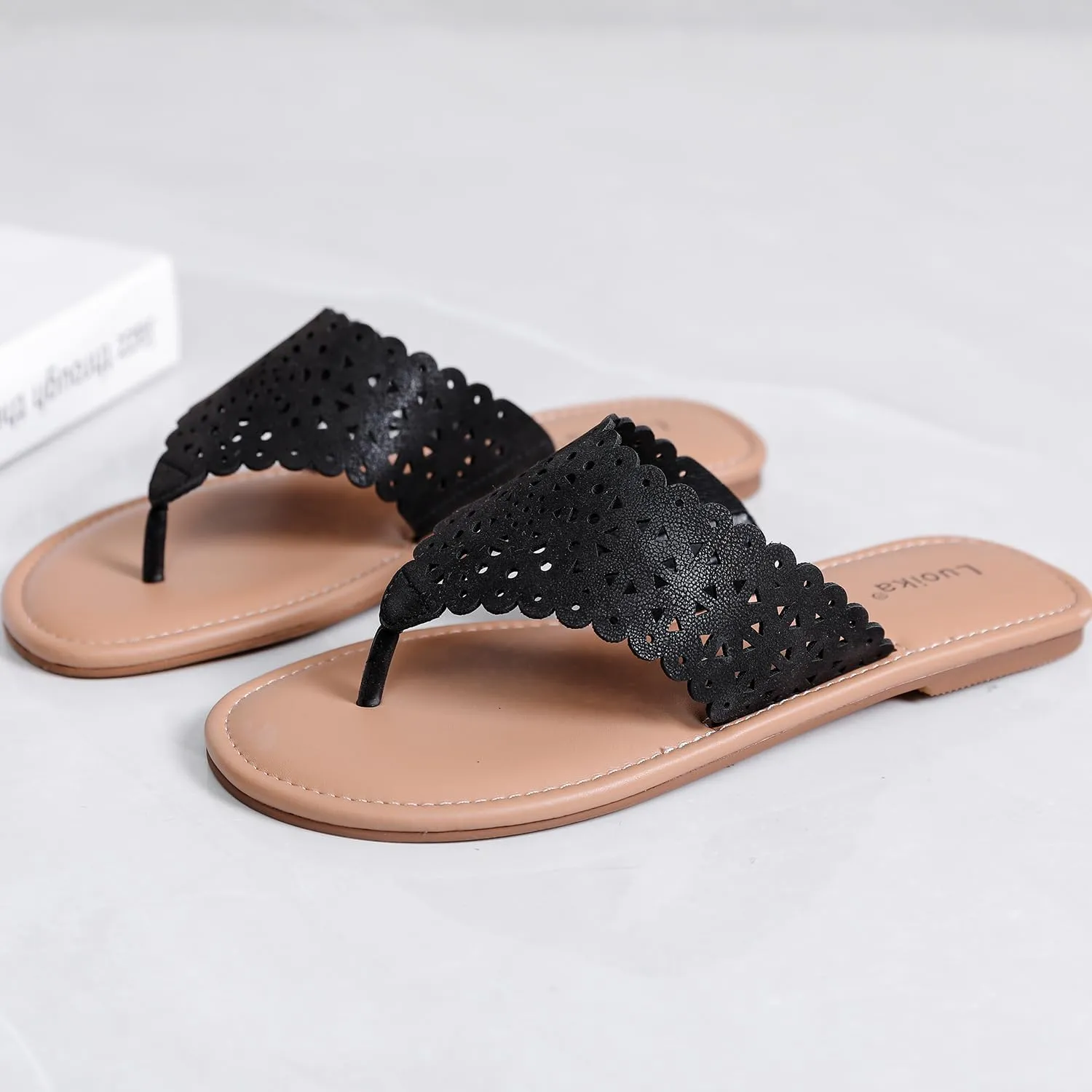 Luoika Women's Wide Width Flat Slides Sandals, Flip Flop Strappy Rhinestone Thong Sandals Comfortable Summer Beach Shoes for Women.
