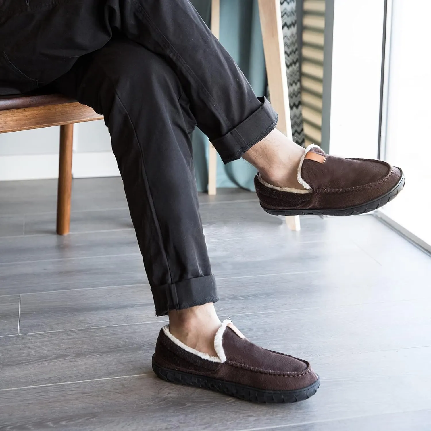 Mens Moccasin Slippers Memory Foam Suede House Slippers for Men with Soft Fleece Lining Anti-Skid Sole Indoor Outdoor House Shoes