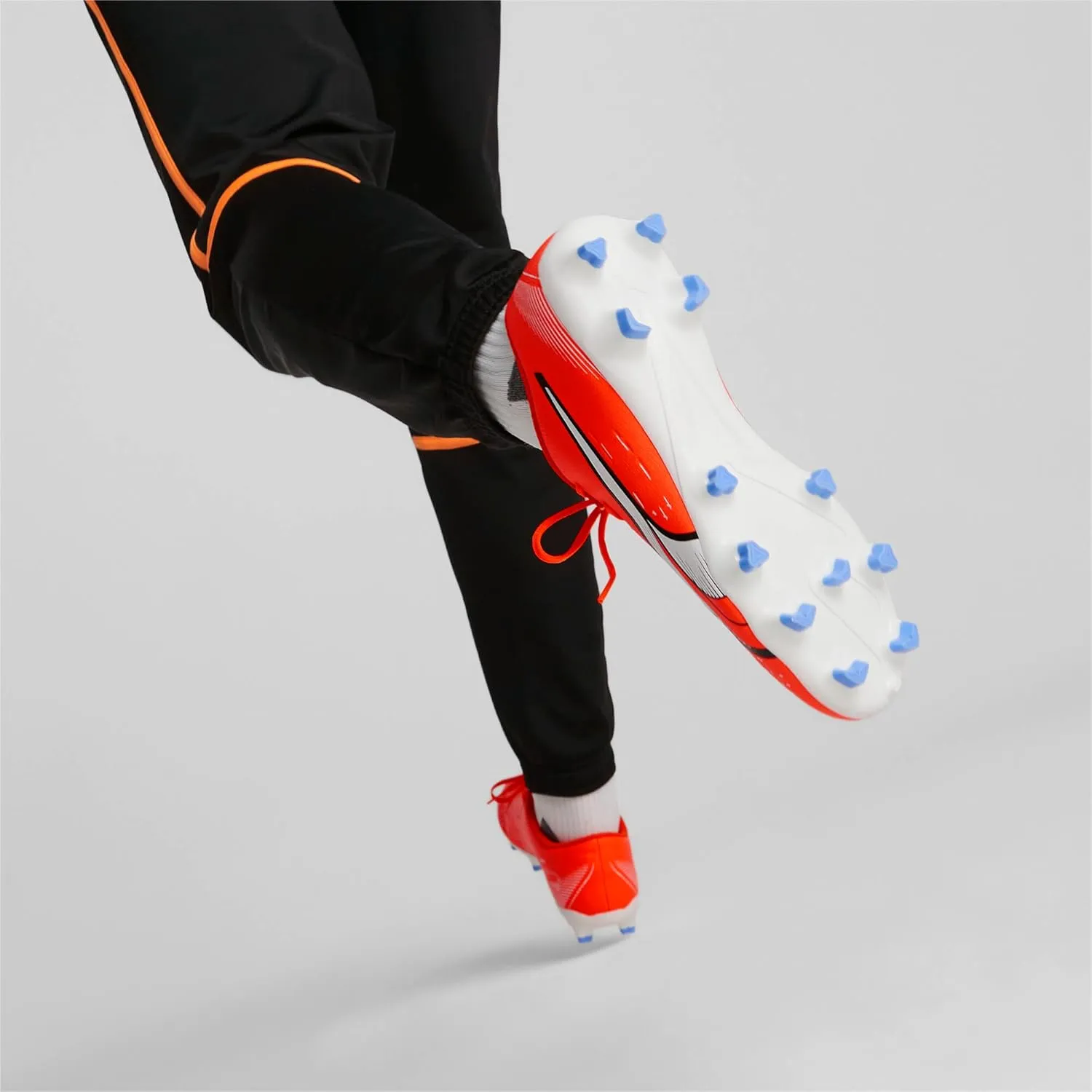 PUMA Men's Ultra Play Firm, Artificial Ground Soccer Cleats Sneaker