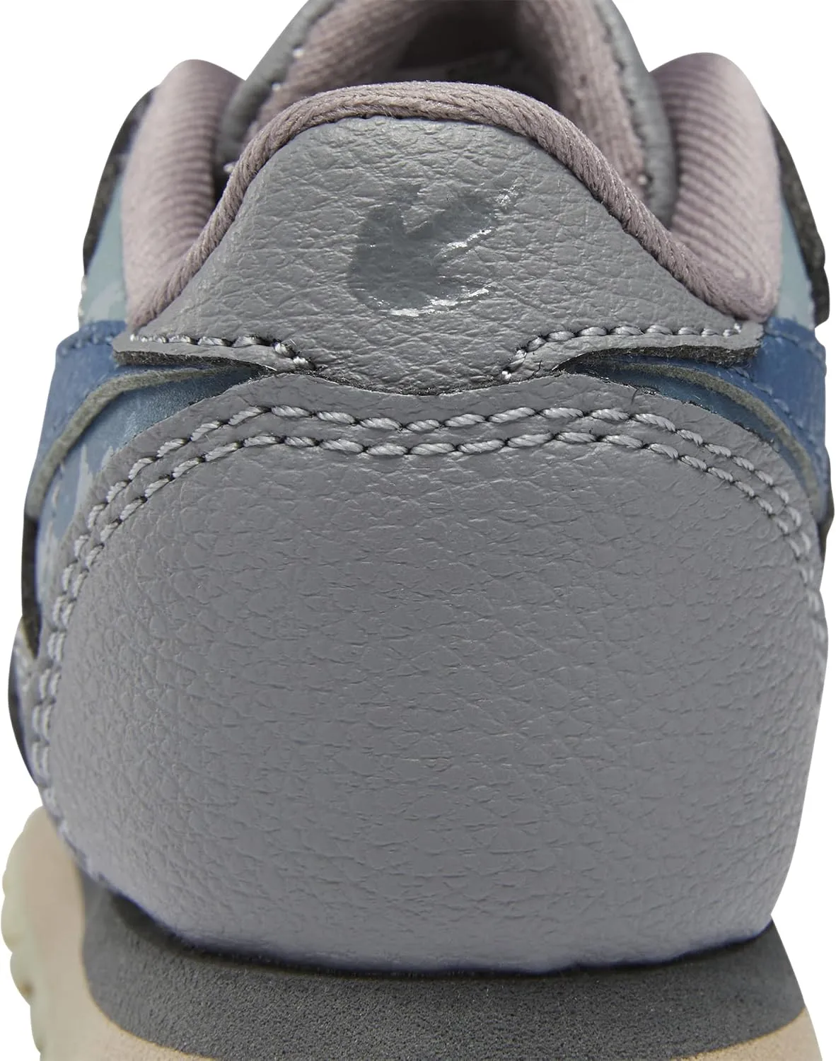 Reebok Unisex-Child Classic Leather Sneaker