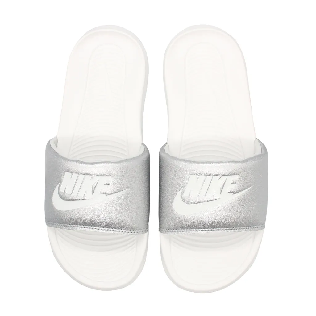 W NIKE VICTORI ONE SLIDE