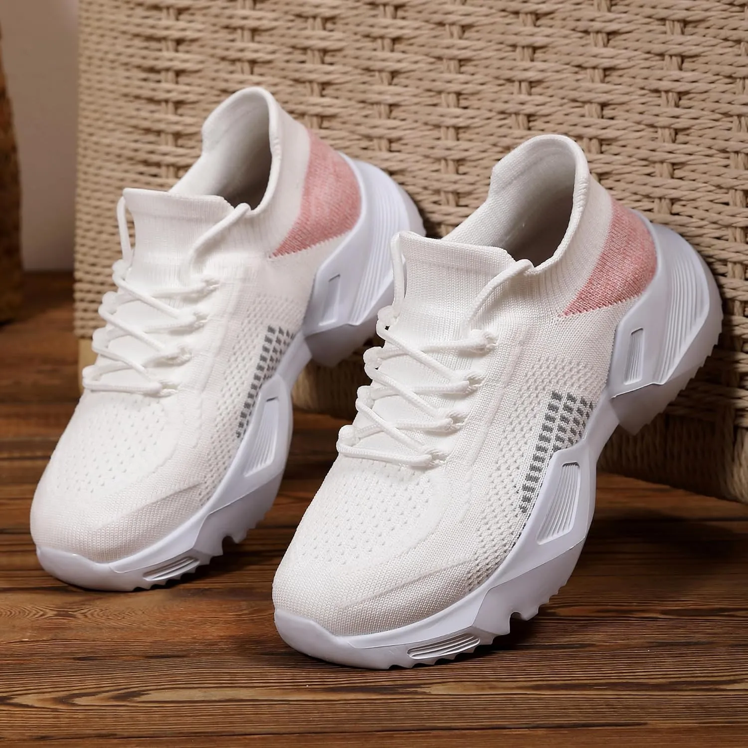 Women's Lightweight and Breathable Walking Sports Shoes - Comfortable and Cushioned Fitness Shoes with Breathable mesh for Daily Walking/Travel