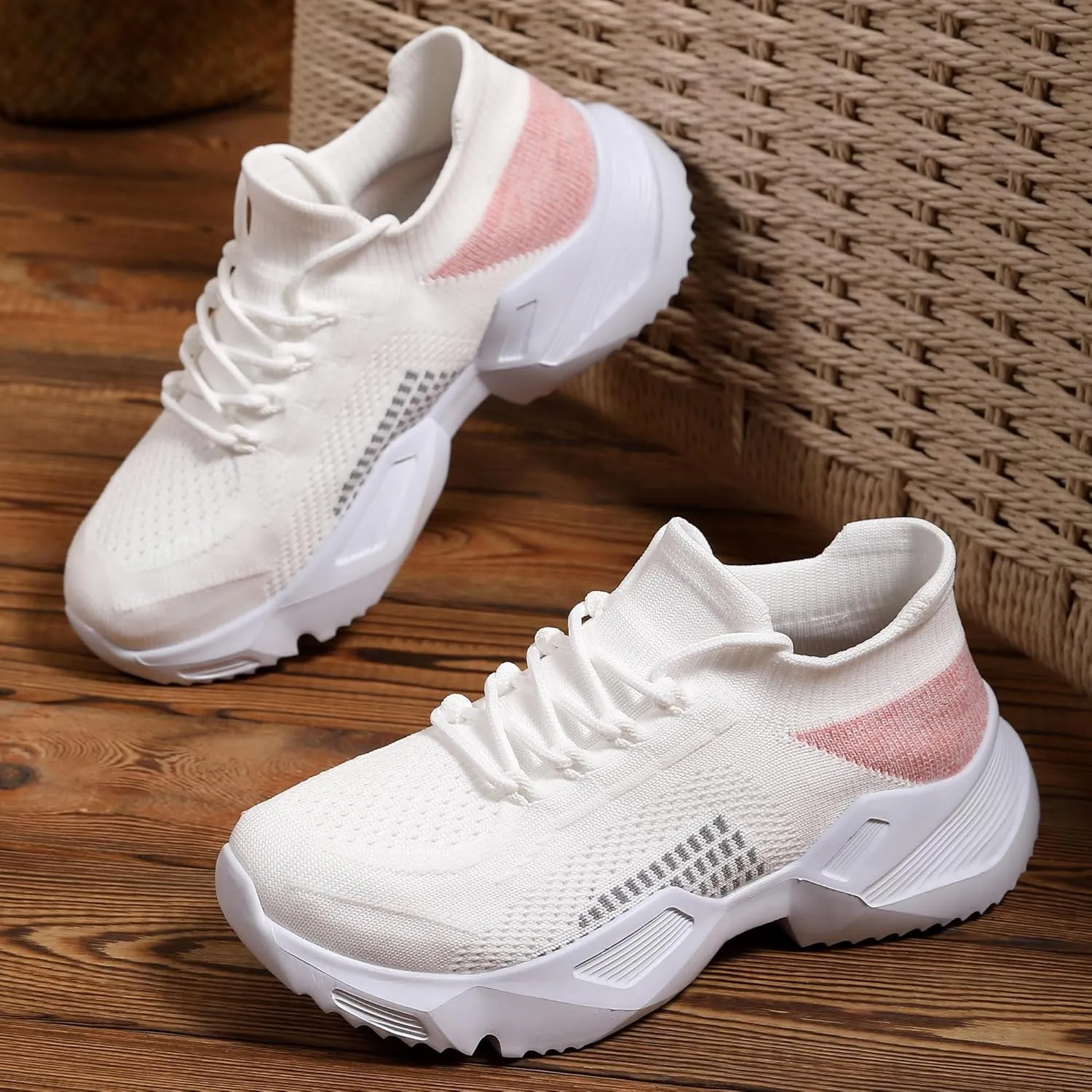Women's Lightweight and Breathable Walking Sports Shoes - Comfortable and Cushioned Fitness Shoes with Breathable mesh for Daily Walking/Travel